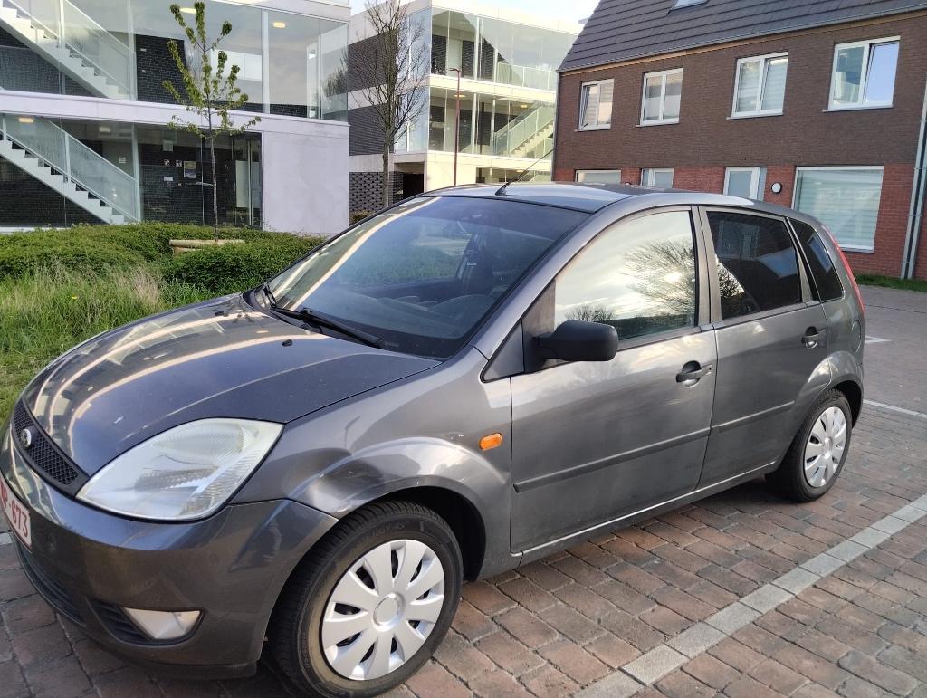 Ford Fiesta 1.2 benzine – betrouwbare wagen, Autos, Argent ou Gris, Achat, Boîte manuelle, 5 portes
