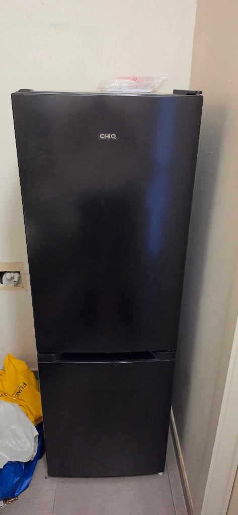Chiq ijskast en diepvries combi, Elektronische apparatuur, Koelkasten en IJskasten, Ophalen, Zo goed als nieuw, Met aparte vriezer