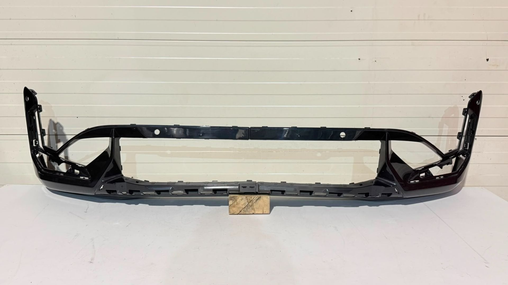 Spoiler de pare-chocs avant inf rieur BMW X1 U11 51115A0DB80, Petuelring 130
80788  Munich, DE, Pare-chocs, Info@bmw.de, Utilisé