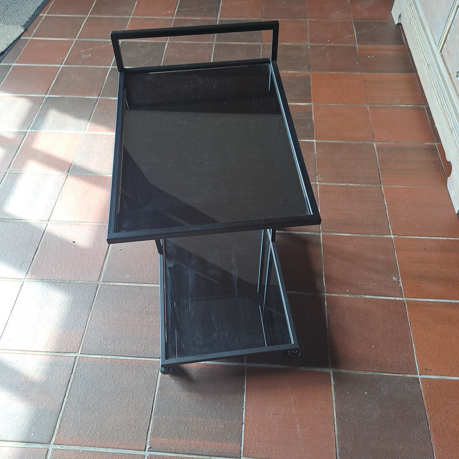 Chariot avec 2 plateaux en verre, Enlèvement