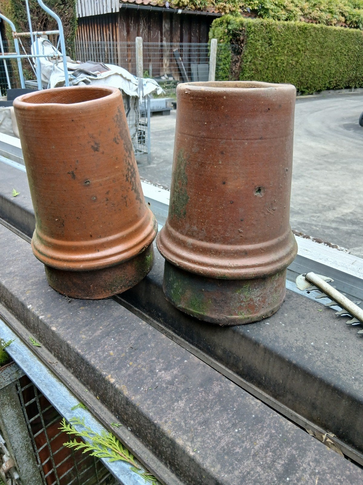 Trekpot schouw en dekstenen geglazuurd, Enlèvement