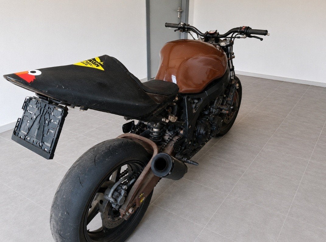 Honda CBR900RR FireBlade SC33 Streetfighter – 1996, Ophalen