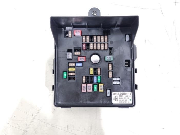 Boîte à fusibles d'un Citroen E-C3, -, 3 mois de garantie, Utilisé, -