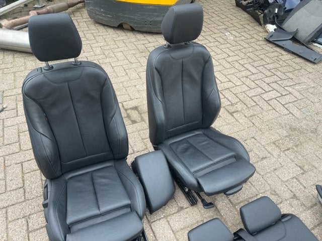 INTERIEUR leder BMW 1 serie (F21) (01-2010/12-2019), Gebruikt, BMW, Petuelring 130
80809  München, DE, Bayerische Motoren Werke AG