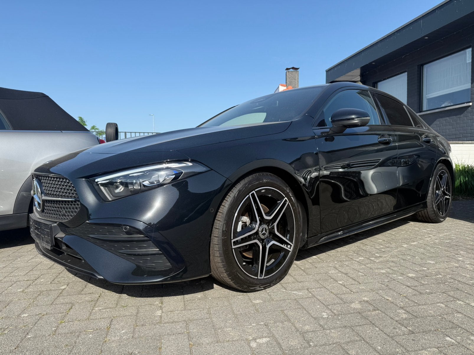 MERCEDES A 180i AUT AMG berline cuir navi xénon 18" AMG PANO, 100 kW, Achat, Garantie prolongée, Entretenue par le concessionnaire