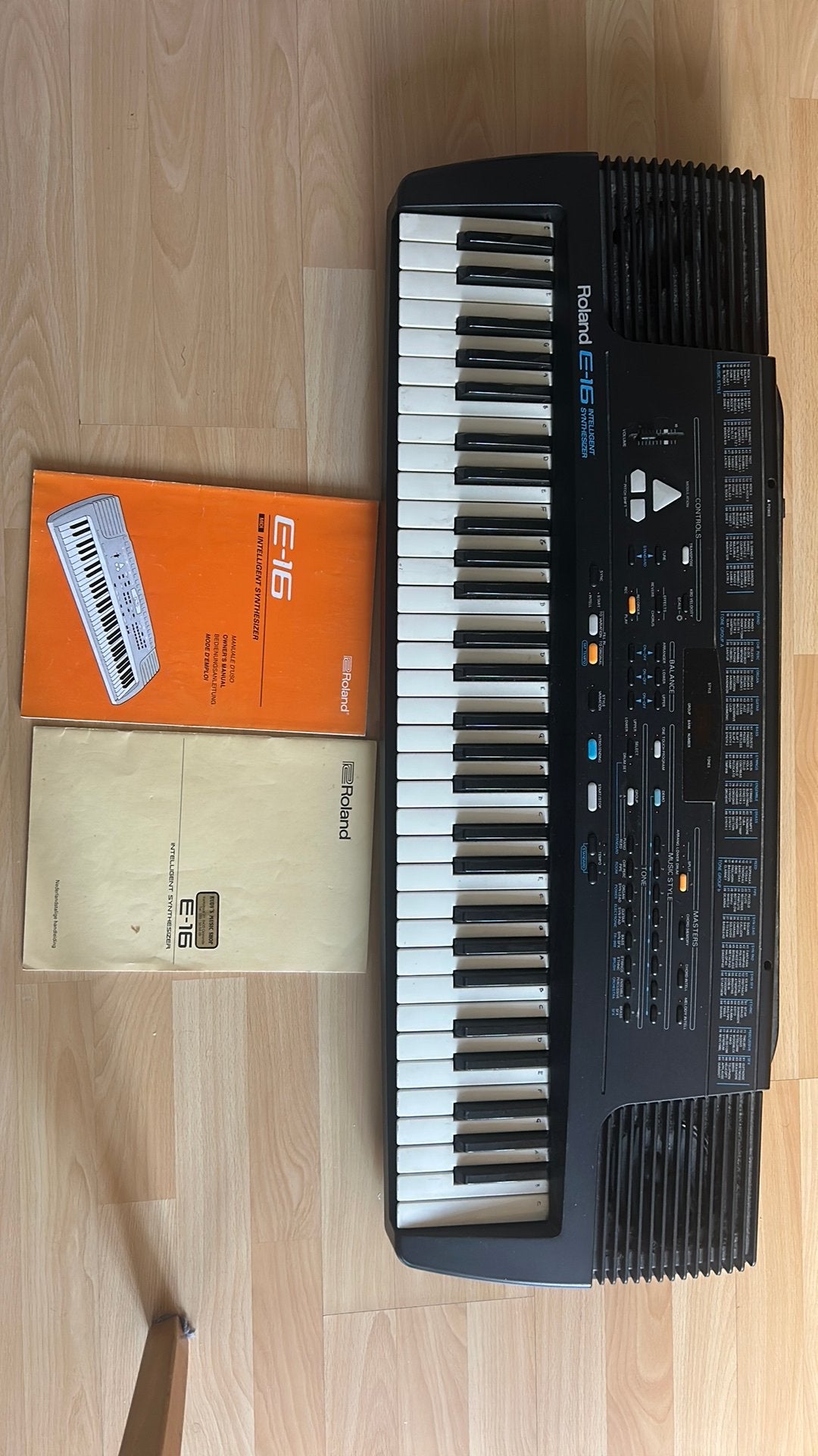 Roland E-16 keyboard, Muziek en Instrumenten, Ophalen, Zo goed als nieuw, Roland