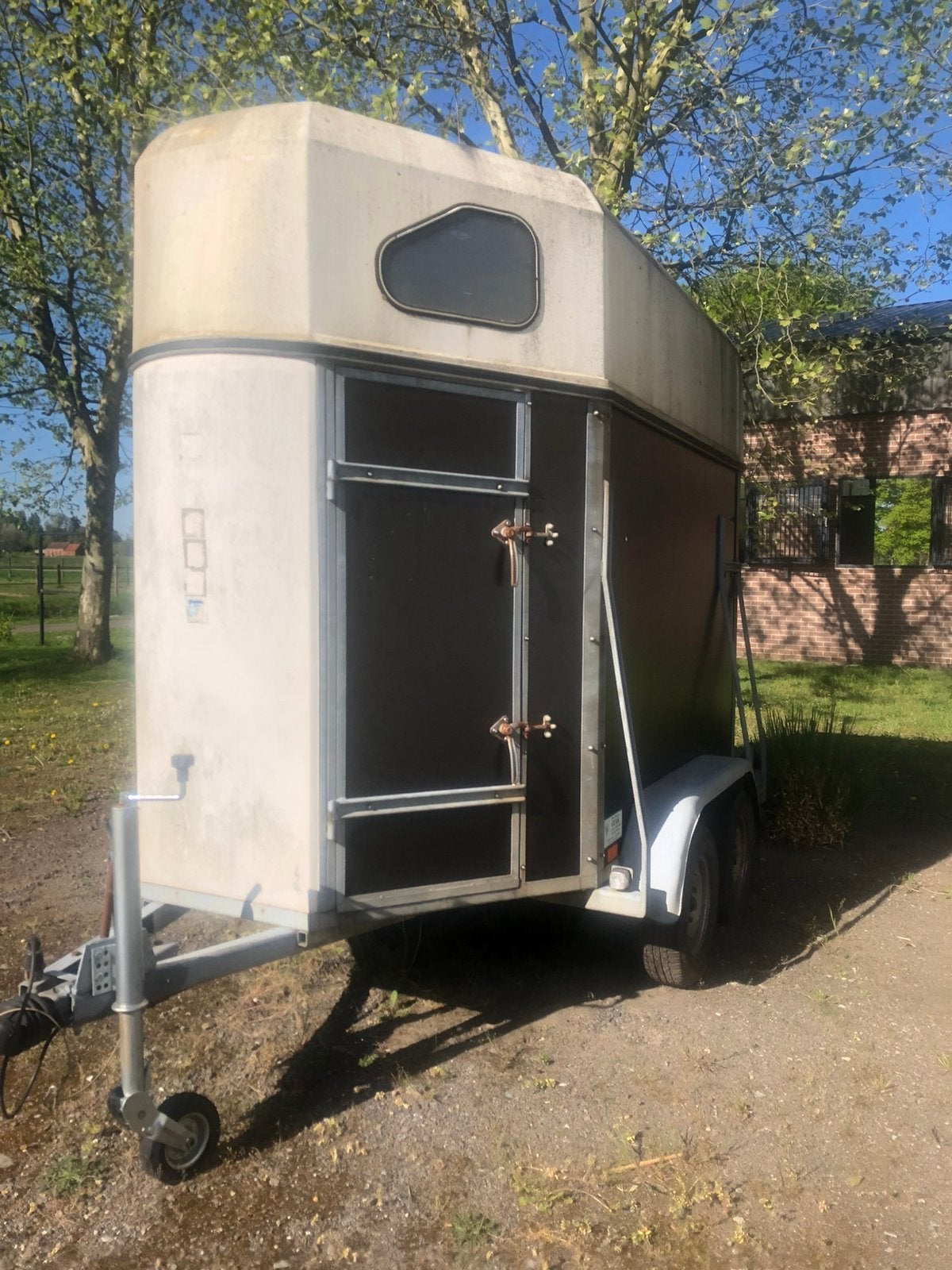 Twee paards trailer, Dieren en Toebehoren, Ophalen, Gebruikt, Hout, 2-paards trailer