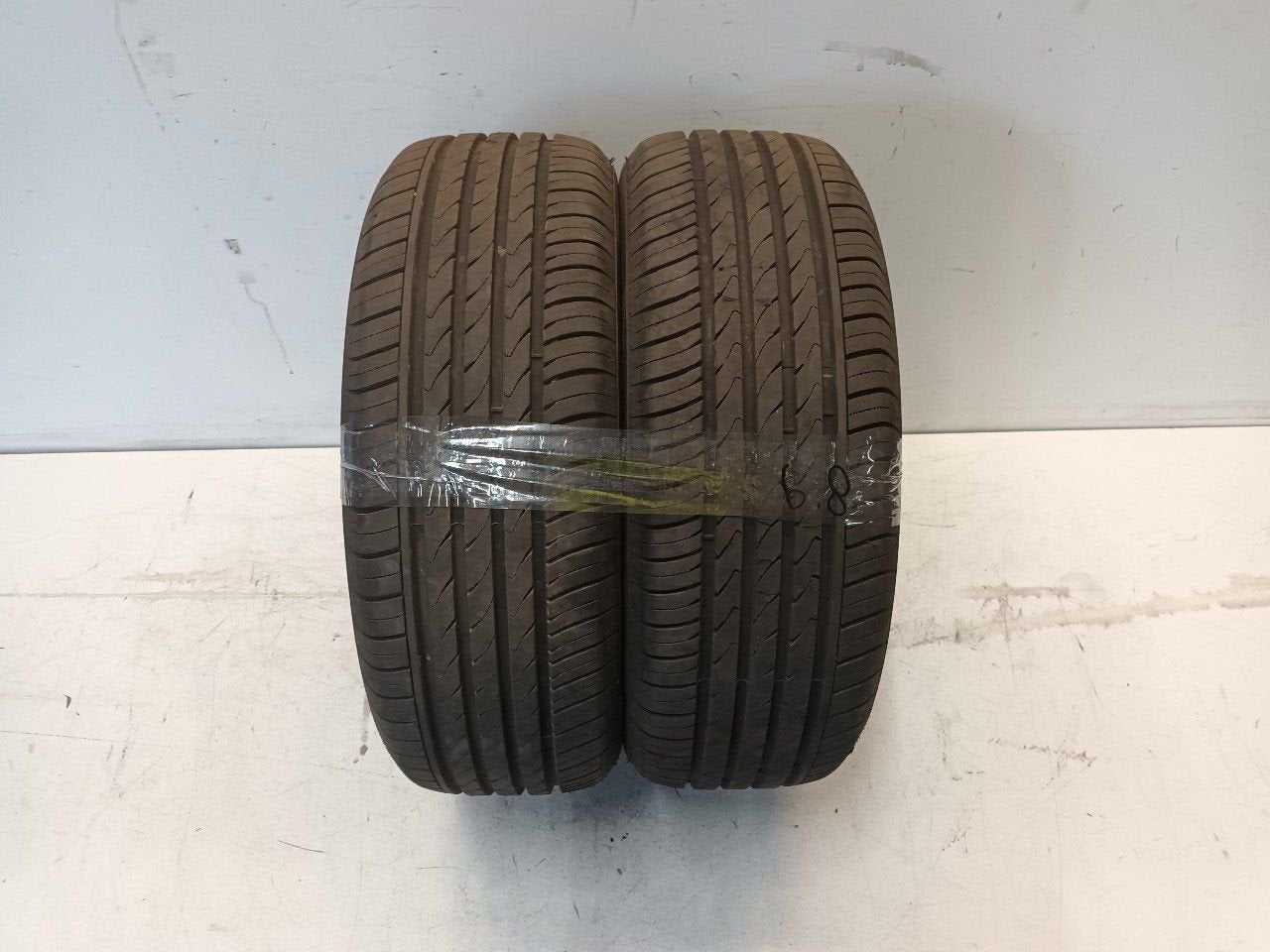 Bandenset 2 stuks Zomer 195 60 R15, Auto-onderdelen, Banden en Velgen, Onderdelen@venauto.nl, Van der Ven Autorecycling B.V., Gebruikt