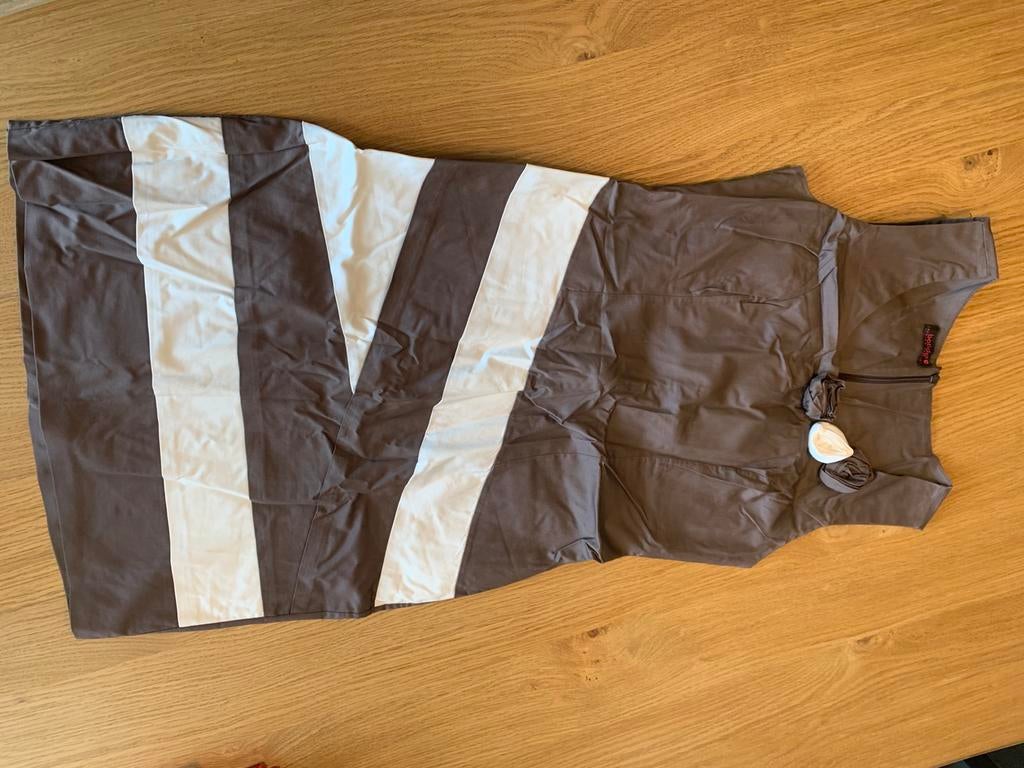 Bruin kleedje met witte streep en bloemen. Batida. Onesize., Bruin, Gedragen, Boven de knie, Batida