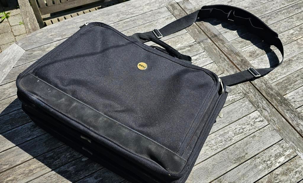 Laptoptas Dell met veel ruimte voor documenten en schrijfger, Computers en Software, Ophalen of Verzenden, Gebruikt, Dell