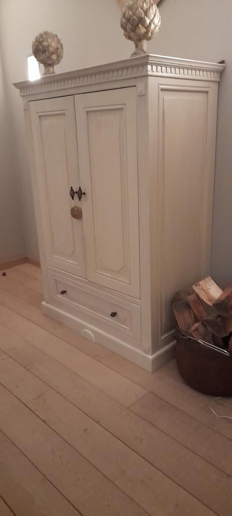 Tv kast Engelse stijl handgemaakt. Geverfd., Huis en Inrichting, Ophalen, Zo goed als nieuw