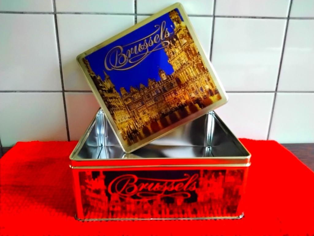 BOITE EN METAL "BRUSSELS", Enlèvement, Utilisé