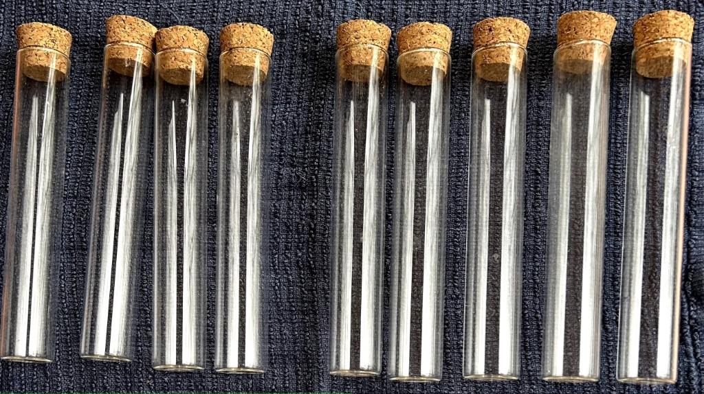 Decoratie: reageerbuisjes met kurk, Ophalen, Zo goed als nieuw, Knutselwerk