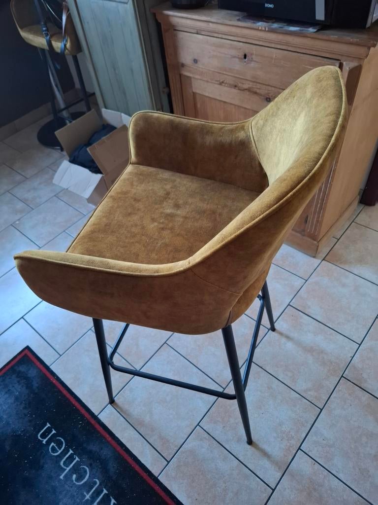 Changement de prix  Table haute et une  chaise de bar, Enlèvement, Deux