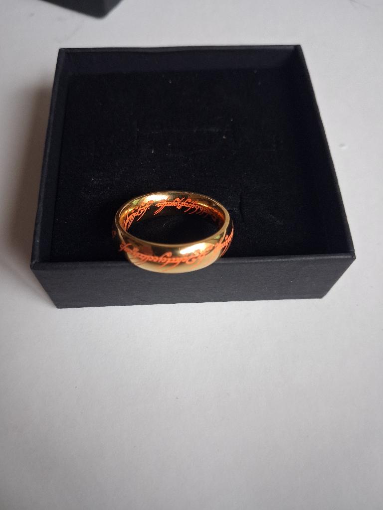 Lord of the rings the one ring glow in the dark edition 7-11, Ophalen of Verzenden, Nieuw, Sieraad