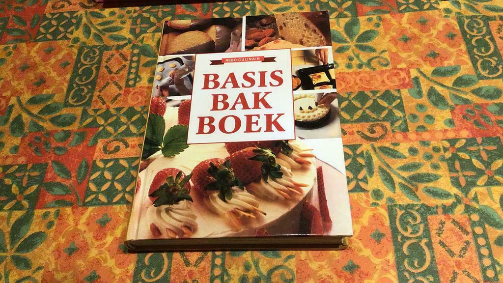 Basis bakboek (I), Boeken, Ophalen of Verzenden, Zo goed als nieuw, Taart, Gebak en Desserts