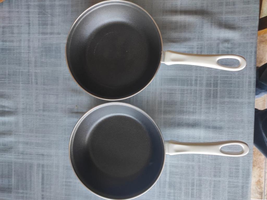 Deux poêles de 20 cm identiques à celles neuves -> voir phot, Inox, Enlèvement ou Envoi, Comme neuf, Plaque céramique
