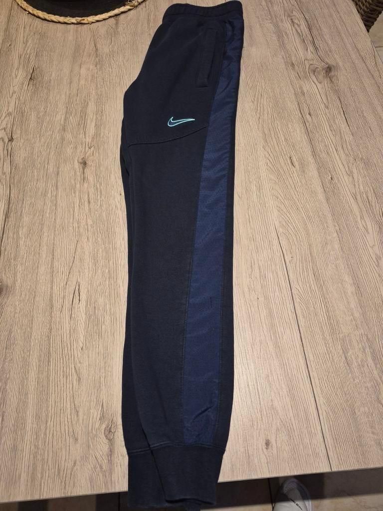 Pantalon de training Nike taille xs comme neuf, Vêtements | Hommes, Enlèvement