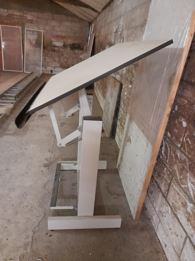 tekentafel, Enlèvement, Comme neuf, Moins de 130 cm