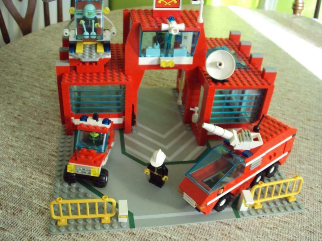Lego brandweerkazerne, Kinderen en Baby's, Speelgoed | Duplo en Lego, Ophalen of Verzenden, Zo goed als nieuw, Complete set, Lego