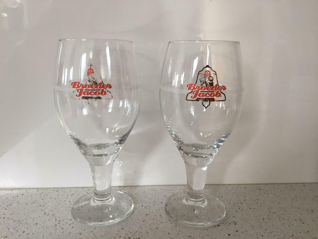 2 Broeder Jacob bierglazen, Enlèvement ou Envoi, Comme neuf, Verre à bière