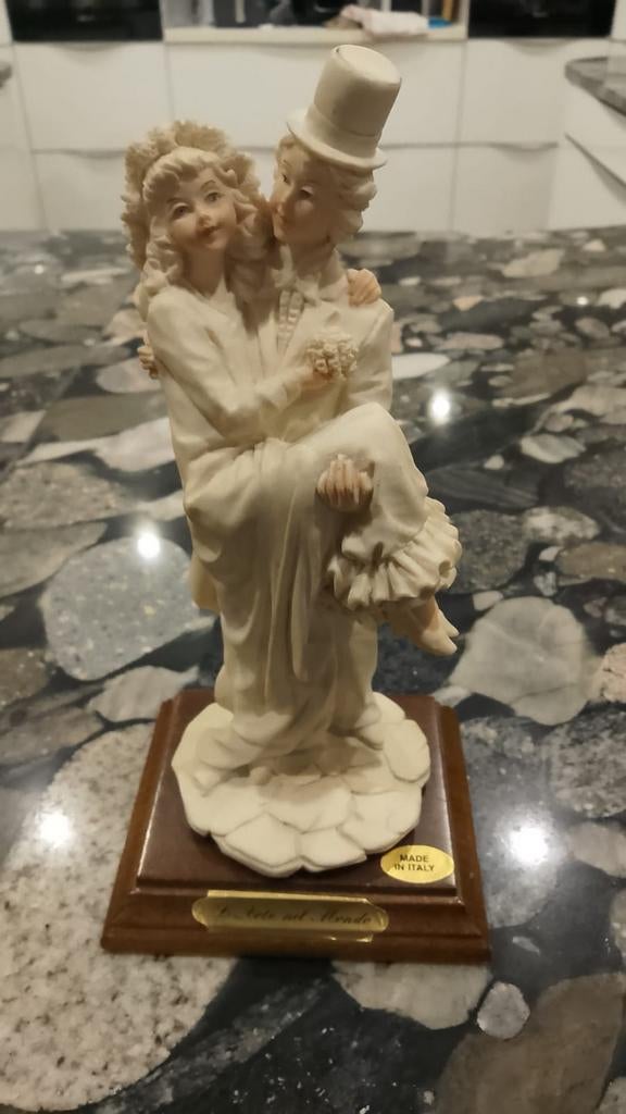 Statue vintage