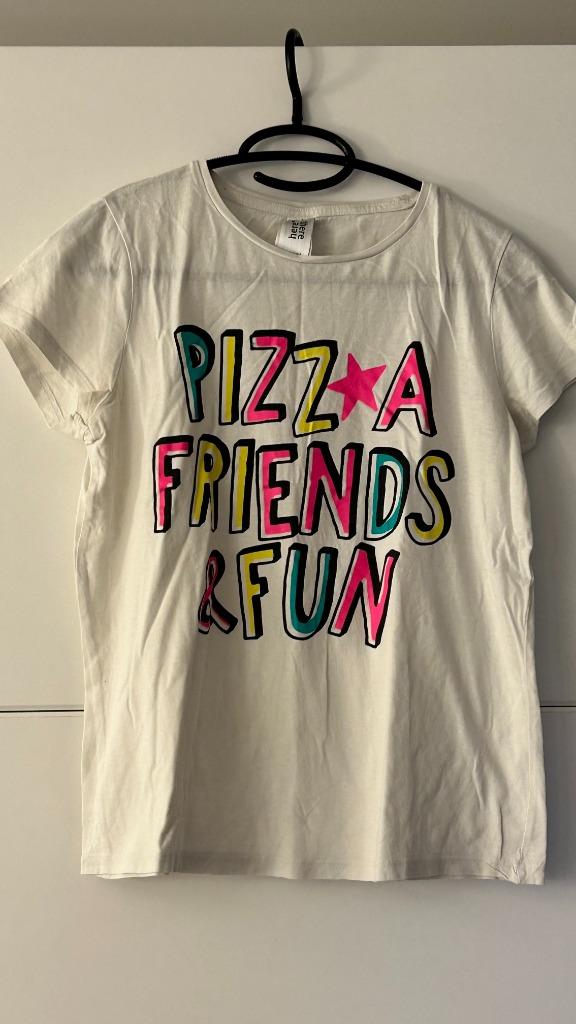 Here & There witte T-shirt met tekst 158/164, Jongen of Meisje, Nieuw, Ophalen of Verzenden, Shirt of Longsleeve