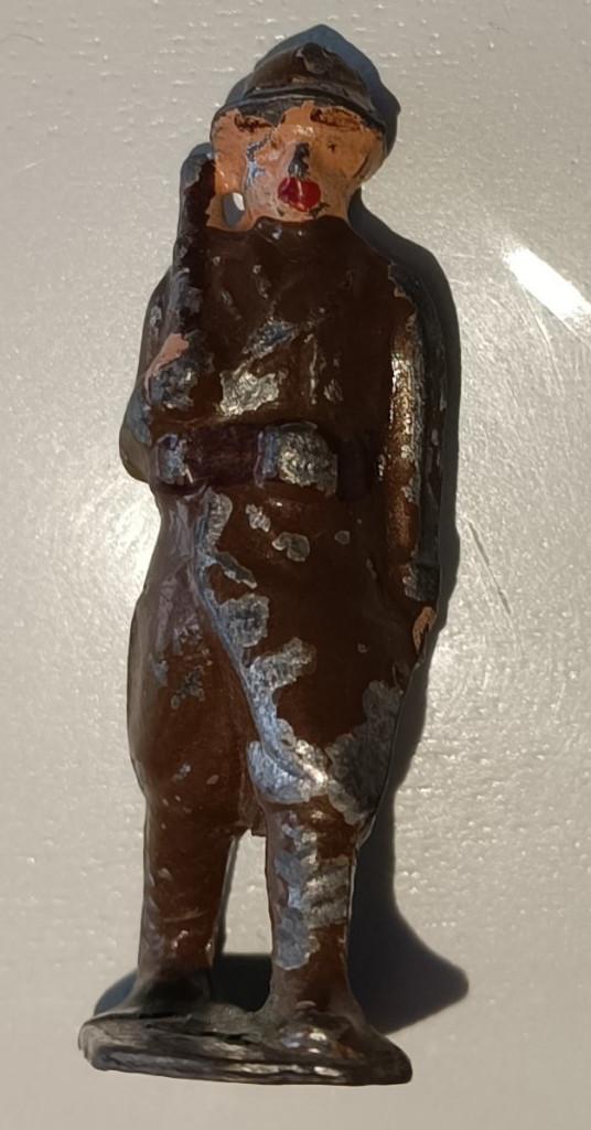 Soldat porte fusil :Dimensions :4,5cm  2cm  :17g :métal, Collections, Enlèvement ou Envoi, Utilisé, Humain