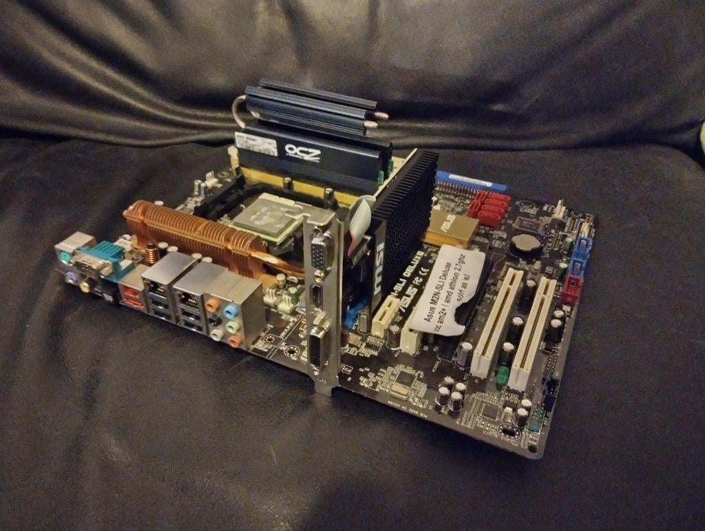 Asus M2N-SLI Deluxe AMD Athlon 2,7 GHz, Enlèvement ou Envoi, AMD