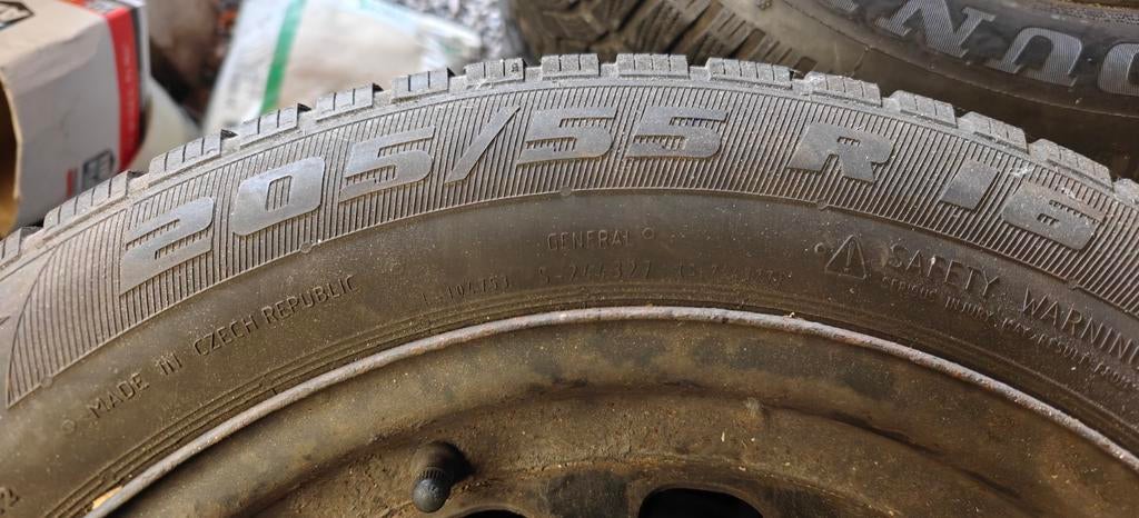 Winterbanden 205/55 R16 – Peugeot 308 banden versleten, Ophalen, Winterbanden, Band(en)