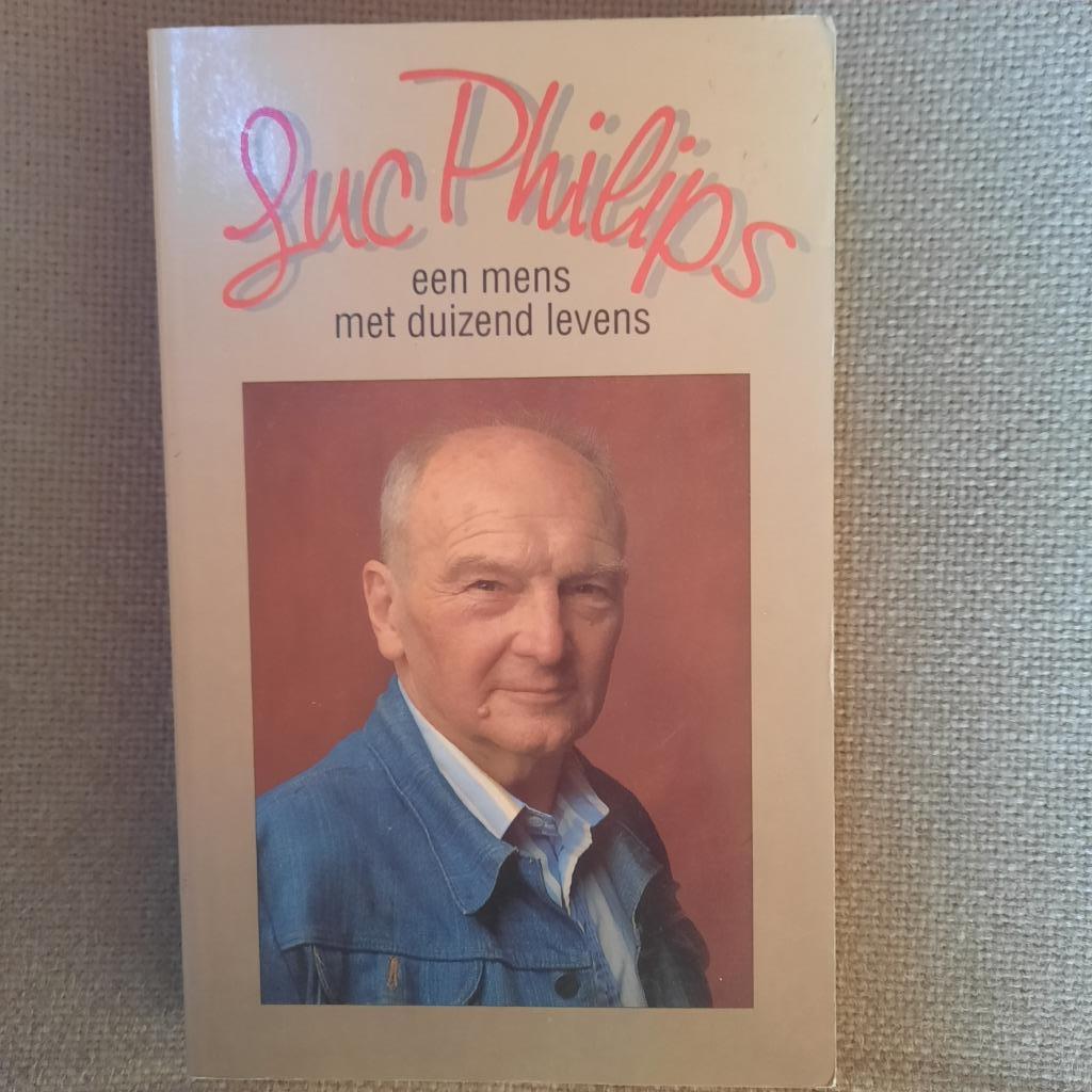 LUC PHILIPS - Een mens met duizend levens - J.P. DE LAMPER, Boeken, Ophalen of Verzenden, Film, Tv en Media
