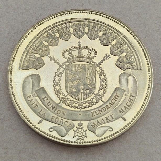 Belgische vergulde koperen medaille Koning Boudewijn, Verzamelen, Ophalen of Verzenden, Gebruikt, Postzegel(s) of Munt(en)