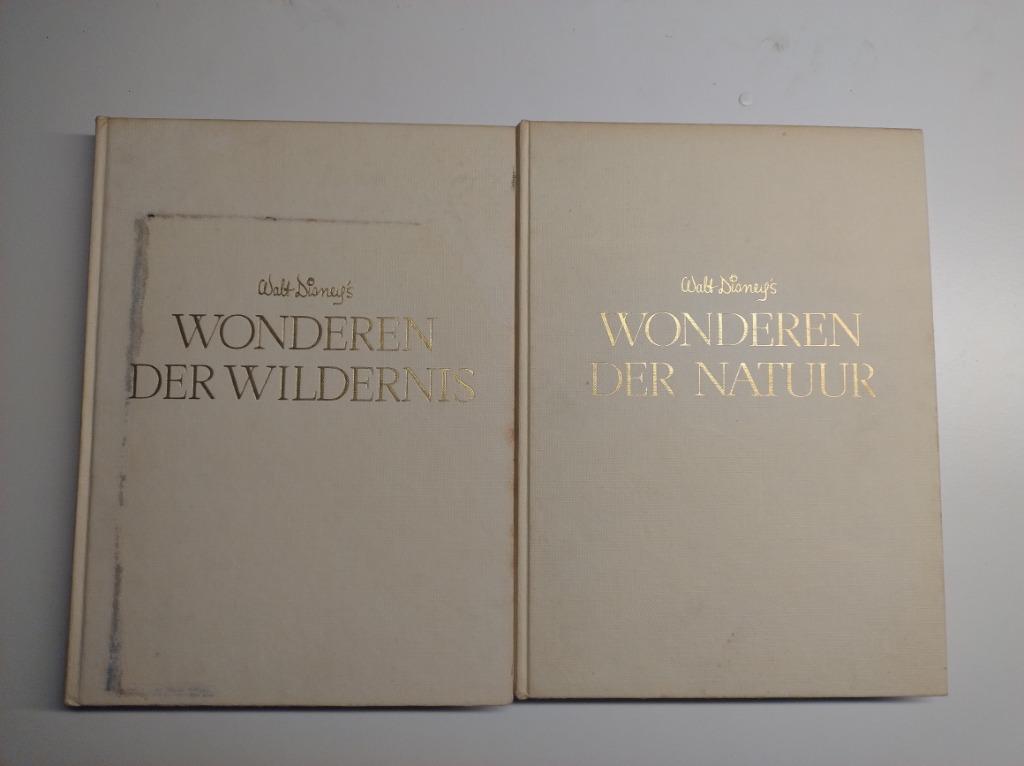 Lot 2 boeken Walt Disney's wonderen der wildernis, Boeken, Ophalen of Verzenden, Gelezen