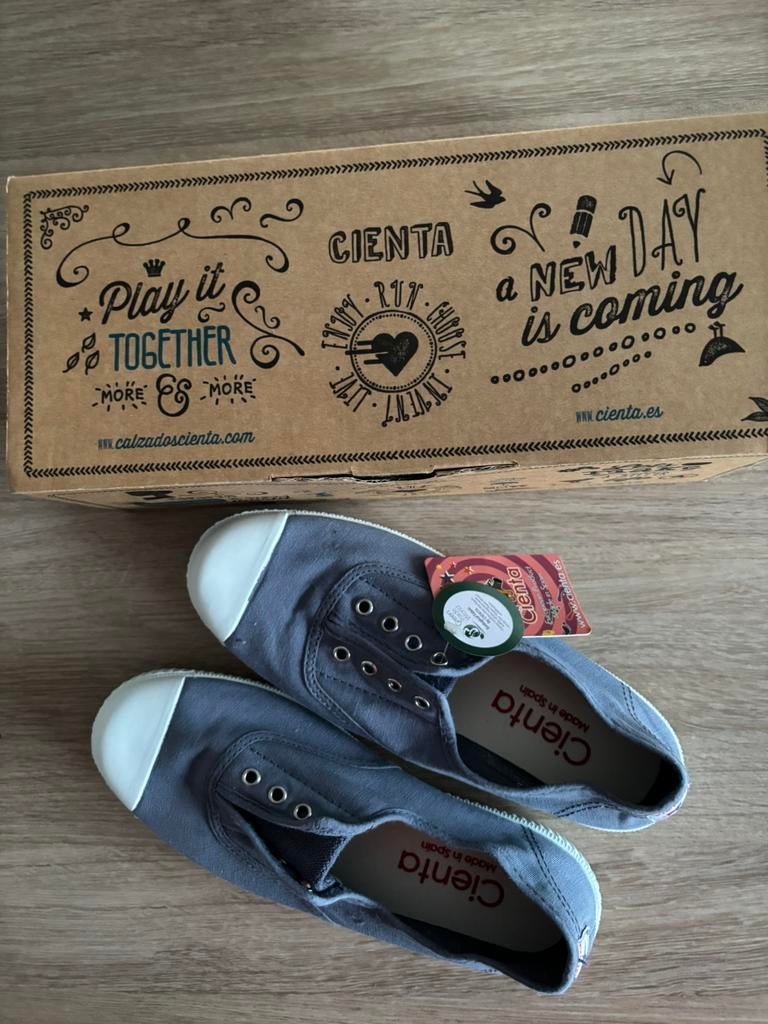 Cienta schoenen blauw maat 37 ( valt als een 36) . Nieuw., Kinderen en Baby's, Ophalen of Verzenden, Zo goed als nieuw, Schoenen