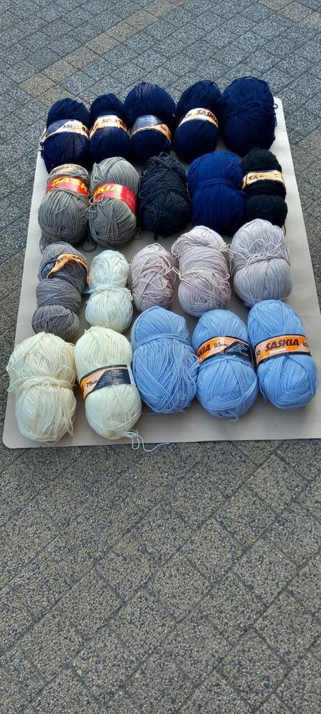 20 pelotes de laine Saskia pesant 200 grammes, Hobby & Loisirs créatifs, Tricot & Crochet, Enlèvement ou Envoi, Neuf, Tricot ou Crochet