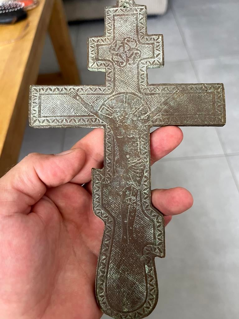 Heel mooi oud religieus kruis in brons of messing, Antiek en Kunst, Ophalen of Verzenden, Brons