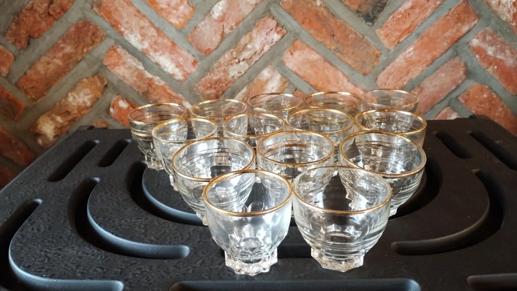 14 jeneverglaasjes, Ophalen, Zo goed als nieuw