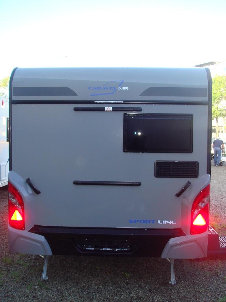 CARAVELAIR 410 SPORTLINE met gratis nieuwe Thule luifel, Vast bed, Bedrijf, Treinzit, 4 tot 5 meter