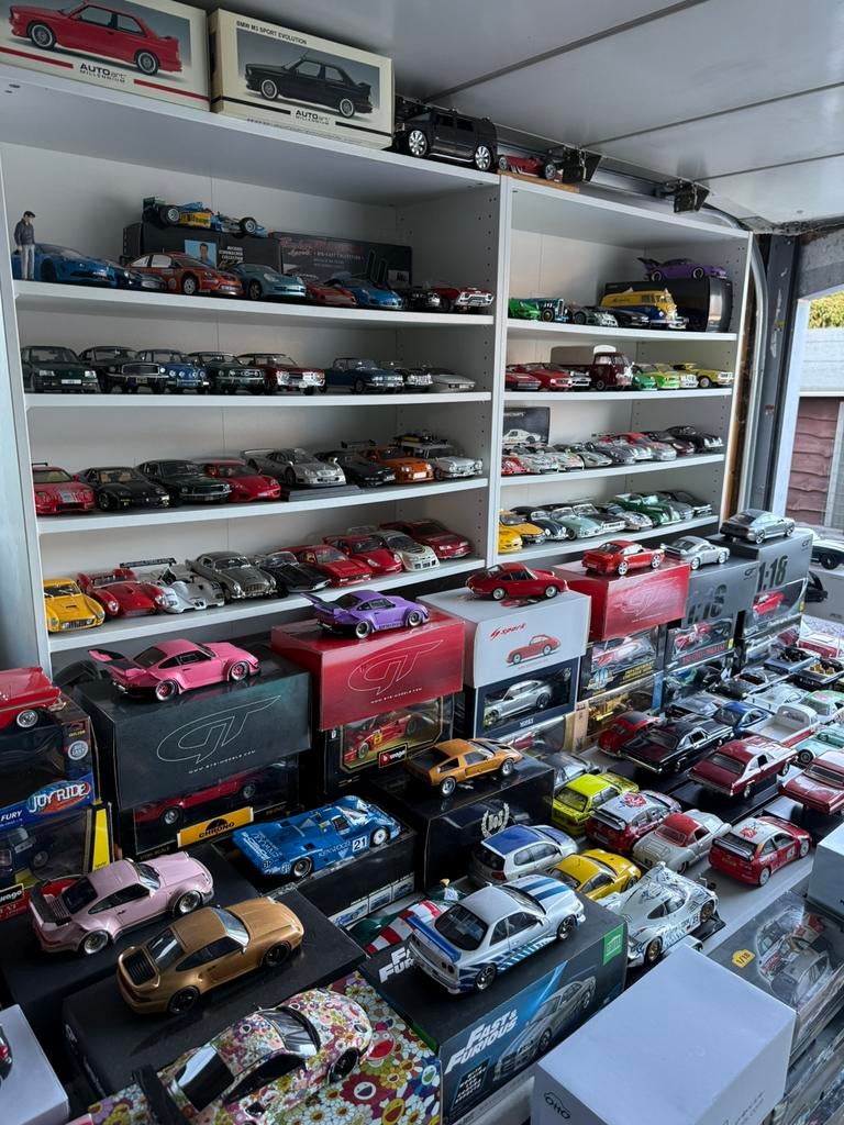 1:18 Miniatuur verzamelwagen van Modelauto, Hobby en Vrije tijd, Ophalen of Verzenden, Zo goed als nieuw, Auto, Overige merken