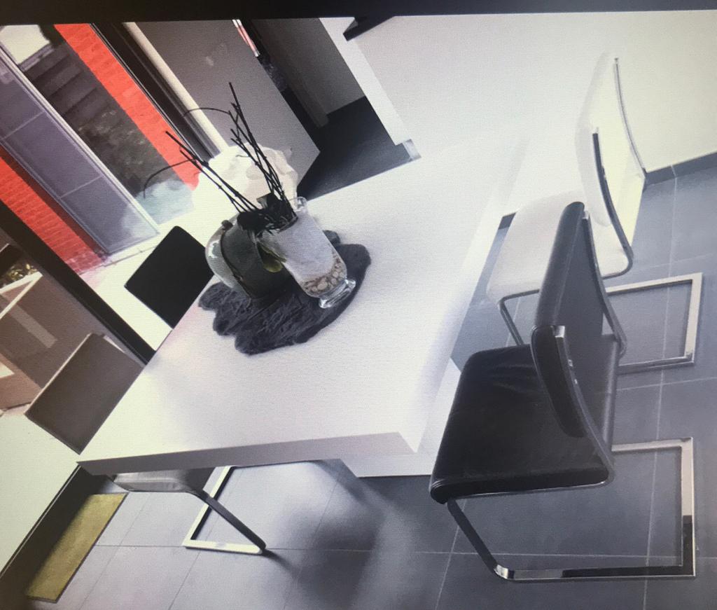 Table avec 4 chaises, Maison & Meubles, Enlèvement, Comme neuf, Carré