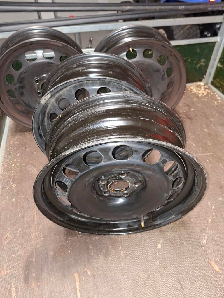Kit de jantes en acier 16 pouces VW T-Cross 5x100, Autos : Pièces & Accessoires, Neuf, Pneus hiver, 16 pouces, Enlèvement