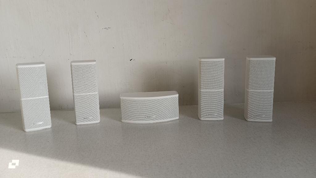 5 Witte Bose Jewel 2 Luidsprekers met muurbeugels, Ophalen of Verzenden, Zo goed als nieuw, Surroundset zonder subwoofer, Bose