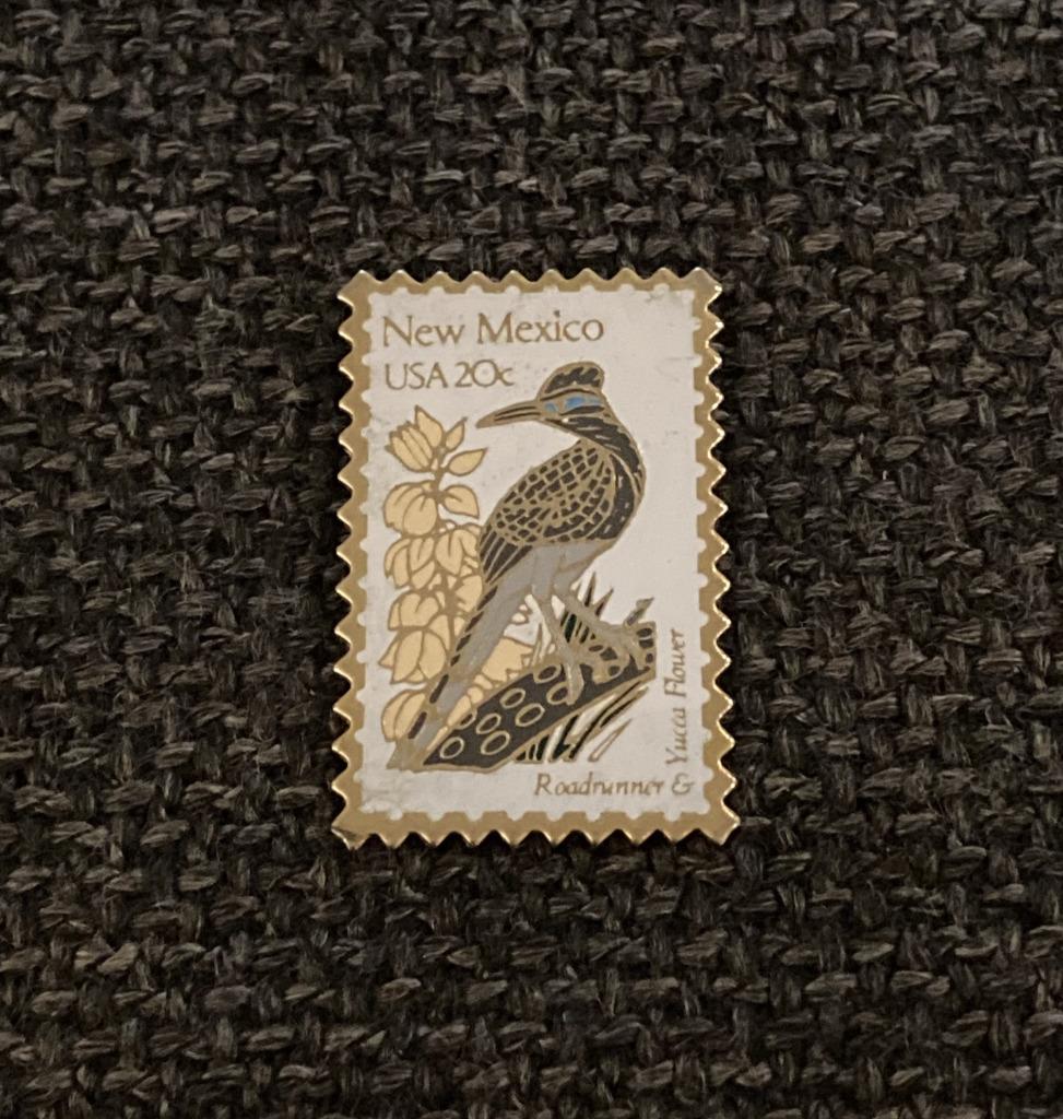 PIN - NEW MEXICO - USA - ROADRUNNER - POSTZEGEL - STAMP, Verzenden, Gebruikt, Overige onderwerpen, Speldje of Pin