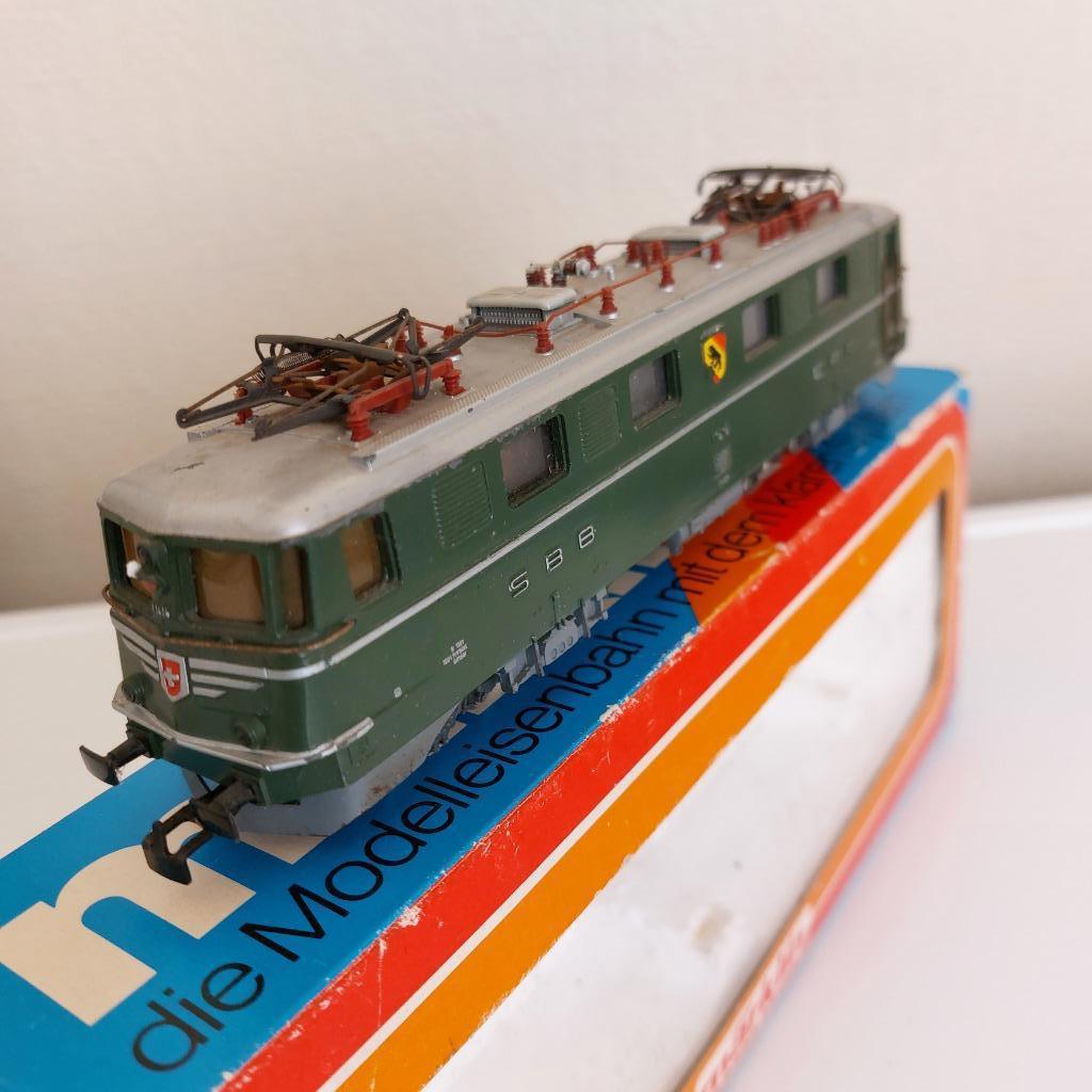 3050 MÄRKLIN HO- Swiss E-Lok BR111/Suisse E-Loco BR111 S, Hobby & Loisirs créatifs, Trains miniatures | HO, Utilisé, Locomotive