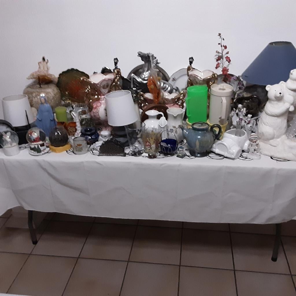 Décoration lots urgent merci, Zo goed als nieuw