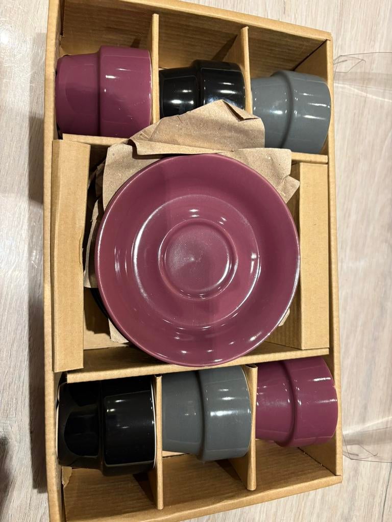 Tour 6 tasses multicolores, Enlèvement, Neuf