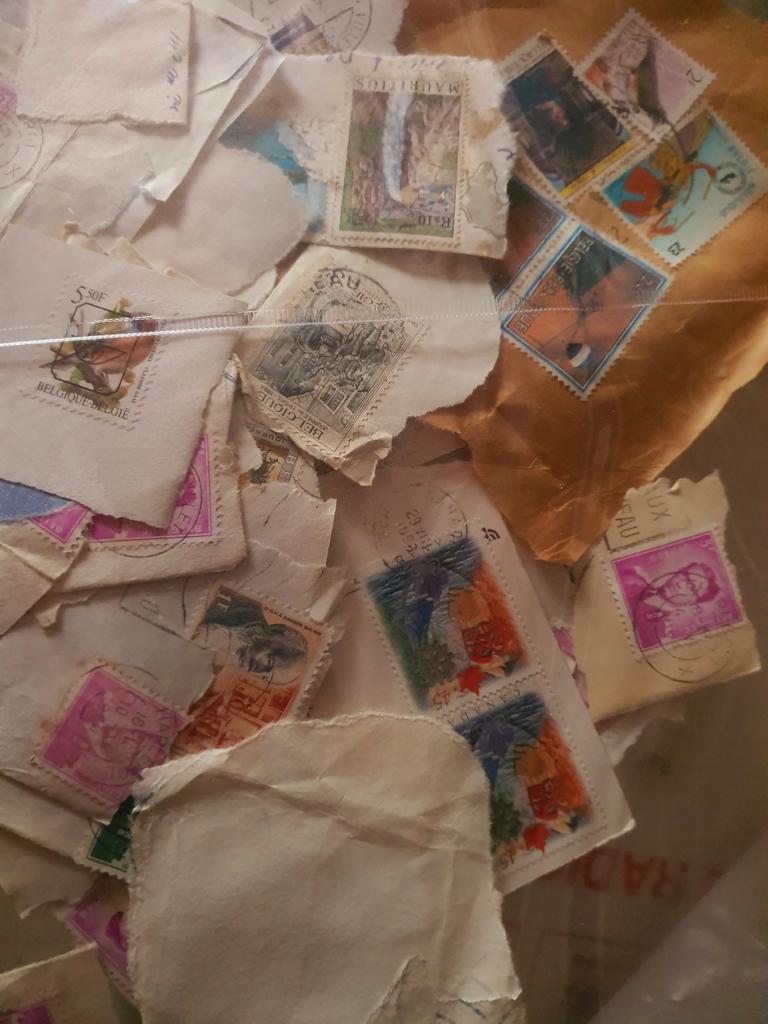 Timbres anciens, Timbres & Monnaies, Enlèvement ou Envoi