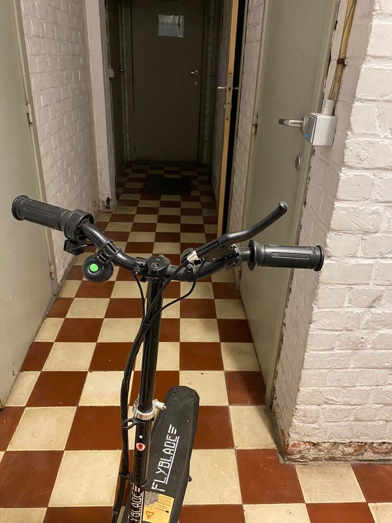 Trotinette Flyblade pliable, Enlèvement
