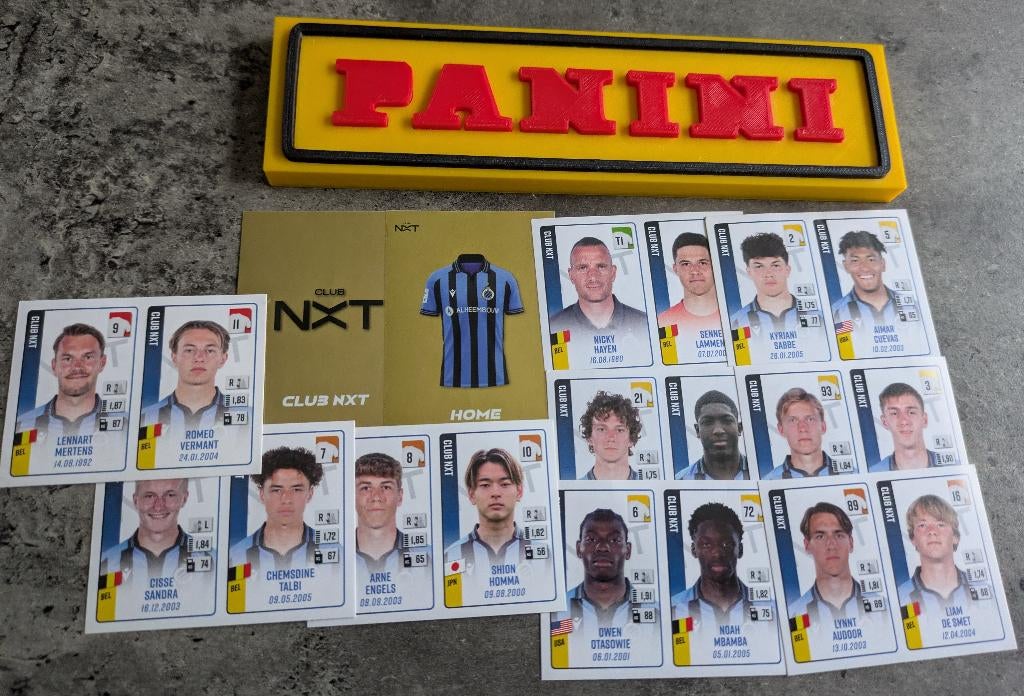 Panini FOOTBALL 2022/23 11 STICKERS CLUB NXT   VOETBAL, Ophalen of Verzenden, Nieuw