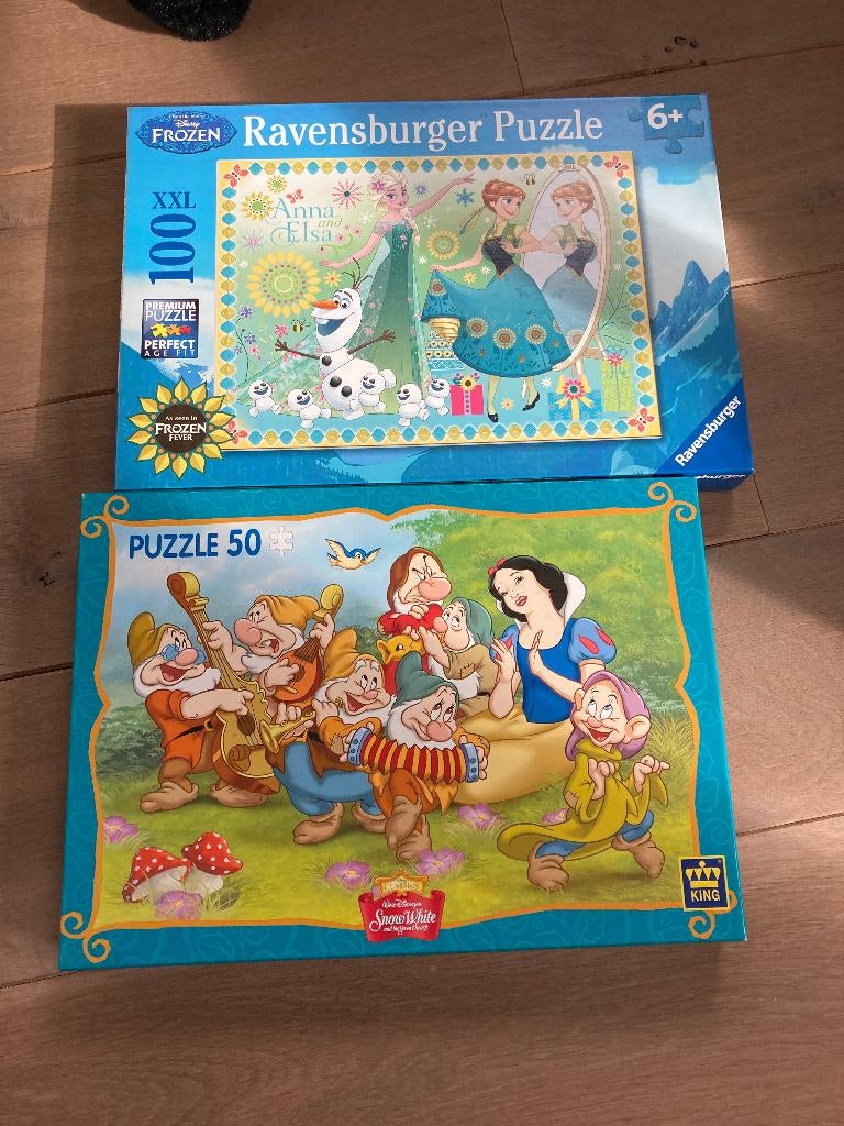 Puzzels frozen en sneeuwwitje ( vanaf 5 jaar ), Ophalen, Zo goed als nieuw, 4 tot 6 jaar